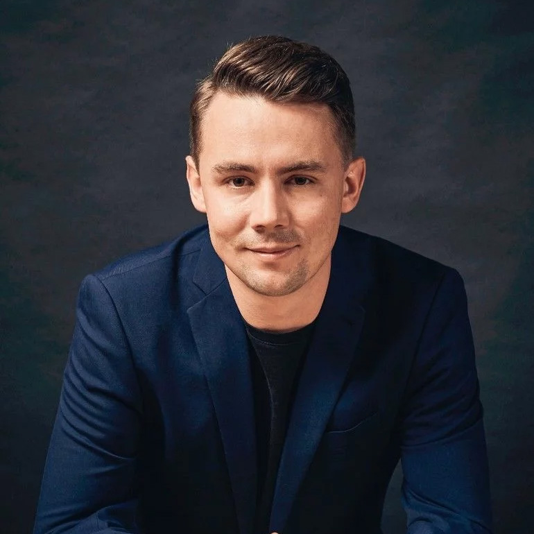 Christian Piechnick smiling at us.